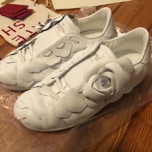 New Unworn Authentic Valentino Rose Edition Sneaker